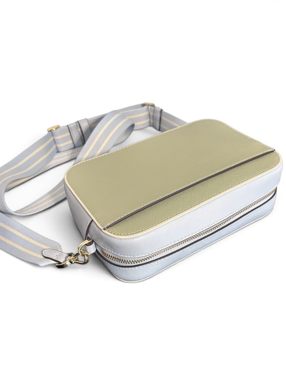 kate spade ♠️ Crossbody Camera Bag - Picture 9 of 14